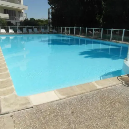 La Rocheliere 2 4 Λα Ροσέλ